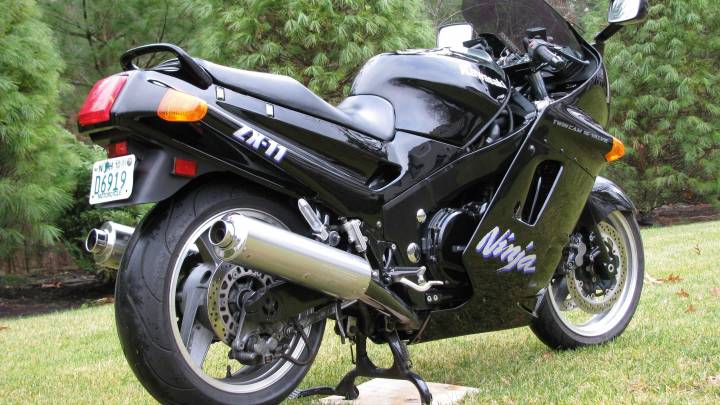 Мотоцикл Kawasaki ZZR 1100: технічні характеристики, відгуки