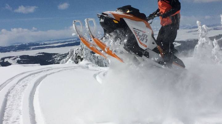 Снігоходи Ski Doo: характеристики, відгуки і фото