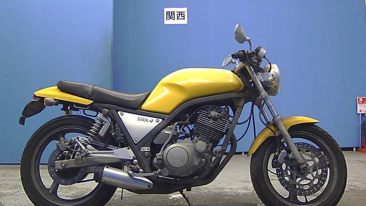 Yamaha SRX 400 - популярний легкий мотоцикл