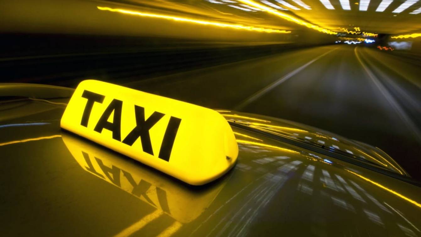 Переваги та недоліки роботи таксистом