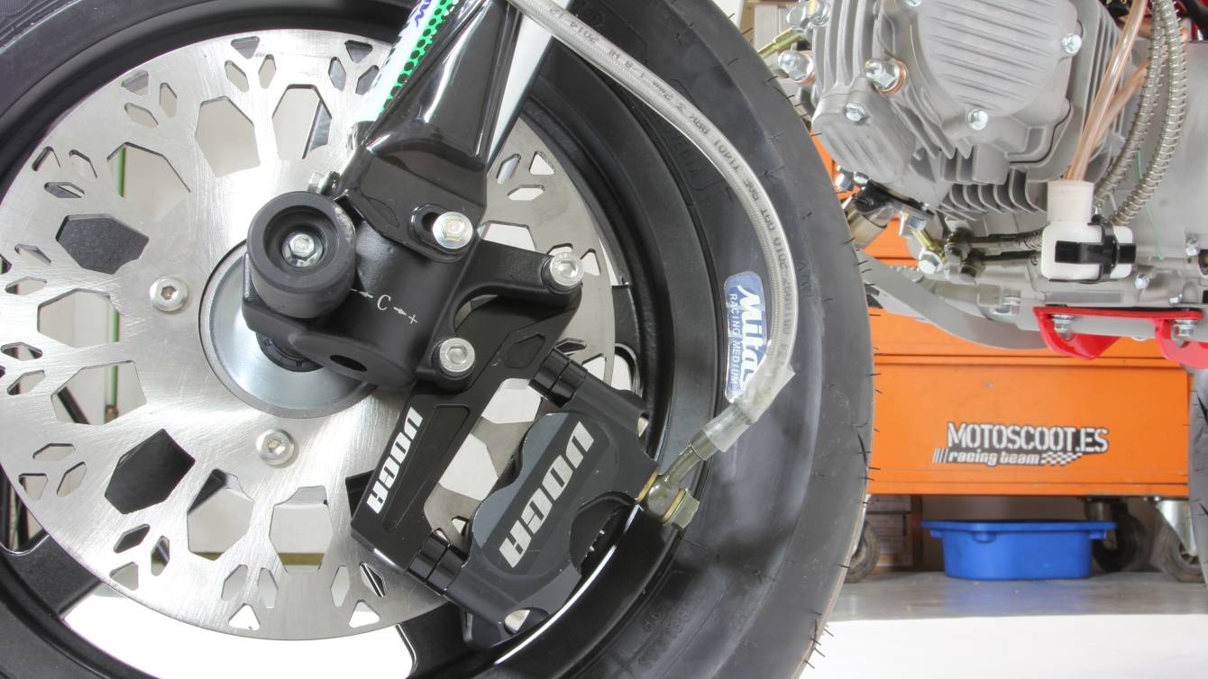 Senke SK250 X6 (ОсУ квітні 2014 постало питання про заміну скутера Grace 150 на щось більш нове, так як пробіг склав близько 15 000, з'явилися дрібні косяки з підвіскою, варіатором і заднім суппортом. Запчастин в наявності і за осудну ціну в Сочі не спост