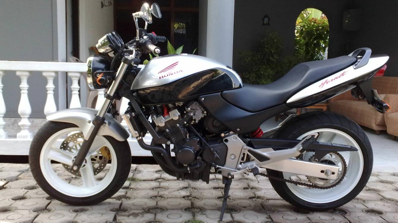 Мотоцикл Honda CB 250 Hornet