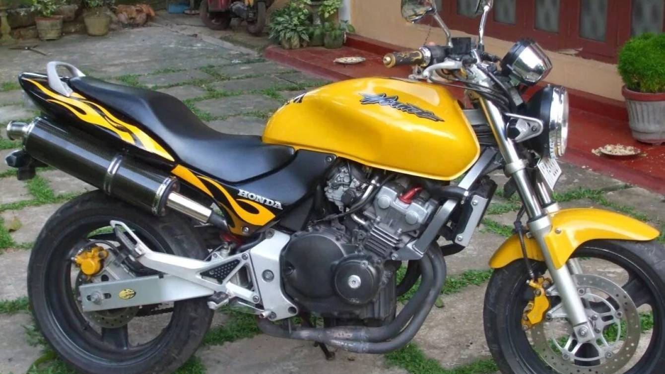 Мотоцикл Honda CB 250 Hornet