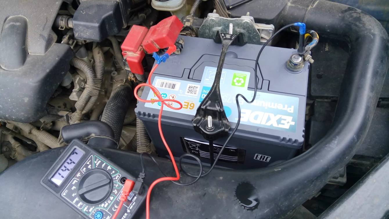 Заміна акумулятора на Nissan X-Trail 1,6 л. турбодизель