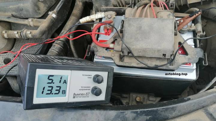 Чи можна переривати зарядку автомобільного акумулятора?